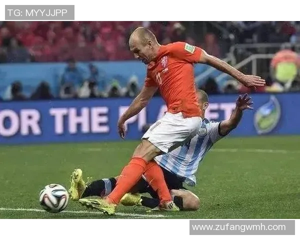 各大球星防守意识解析 探寻足球场上真正的防守大师 各大球星防守意识解析 探寻足球场上真正的防守大师